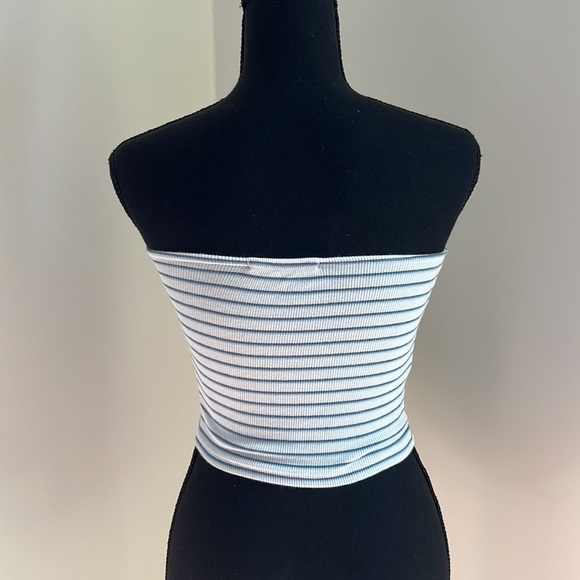 Brandy Melville tube top. Size S? - Picture 2 of 3